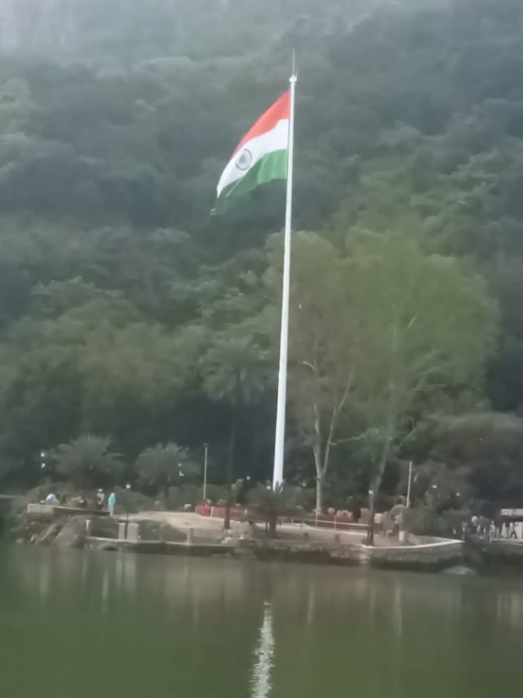 high mast pole for national flag